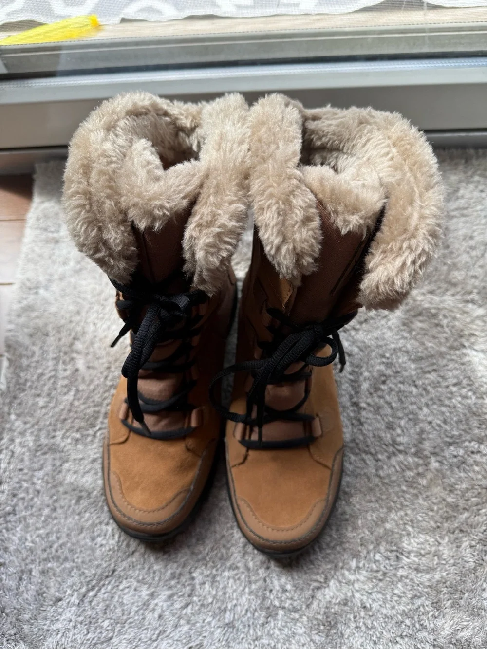 Columbia cozy tan